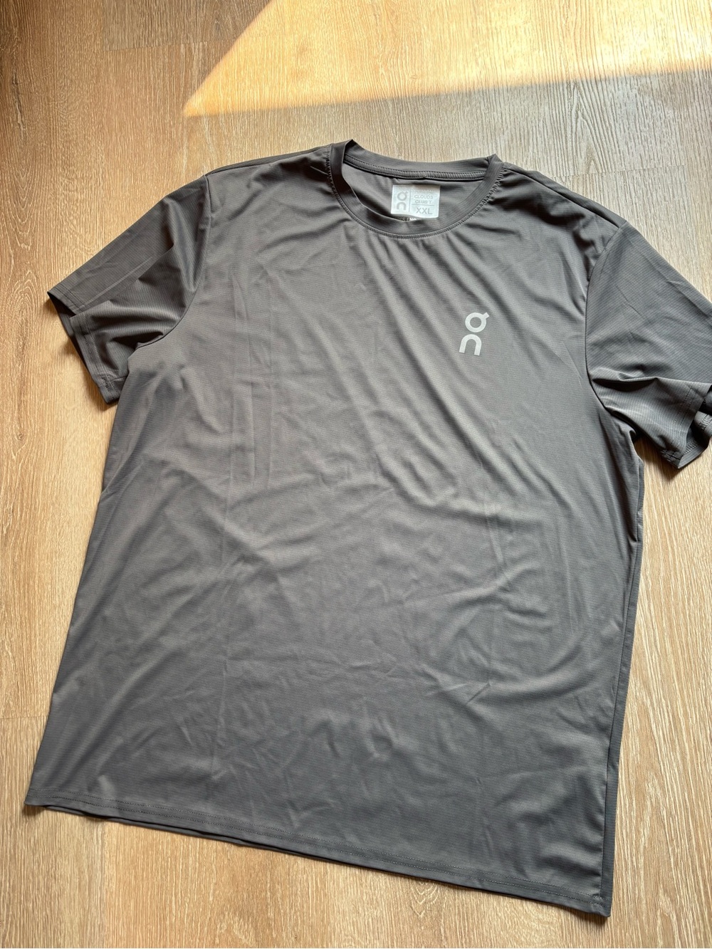 On Cloud Running Men’s Performance Athletic Tee Shirt Club T Grey size XXL